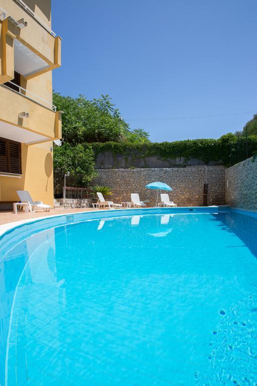 פאלינורו Residence Hotel Eden מראה חיצוני תמונה