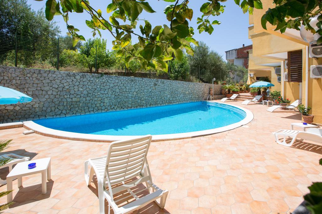פאלינורו Residence Hotel Eden מראה חיצוני תמונה