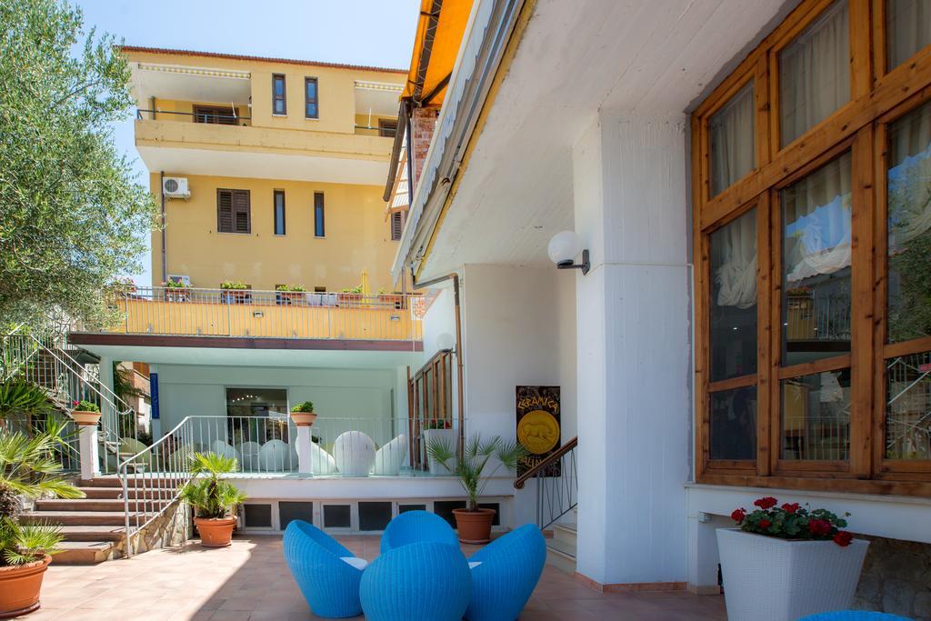פאלינורו Residence Hotel Eden מראה חיצוני תמונה